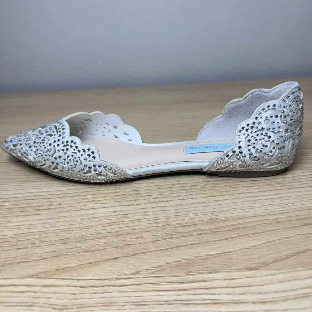 Betsey Johnson Lucy Flats Size 7 White Rhinestone Wedding Bride Something Blue